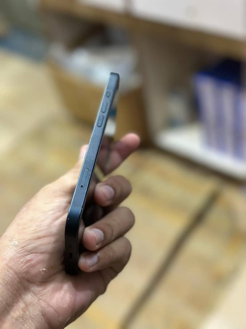 Apple iPhone 13 1