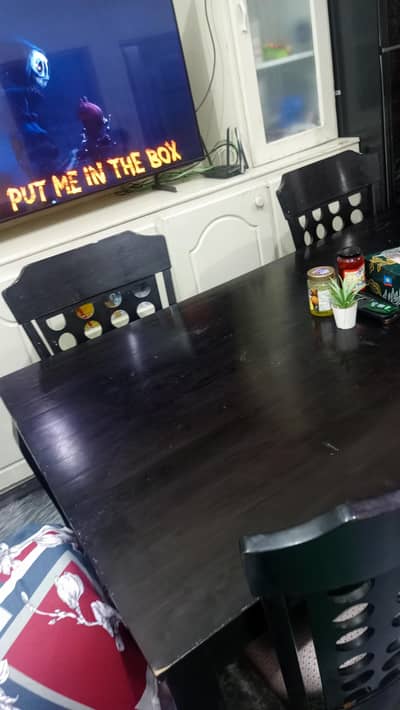 dinning table with 5 chairs