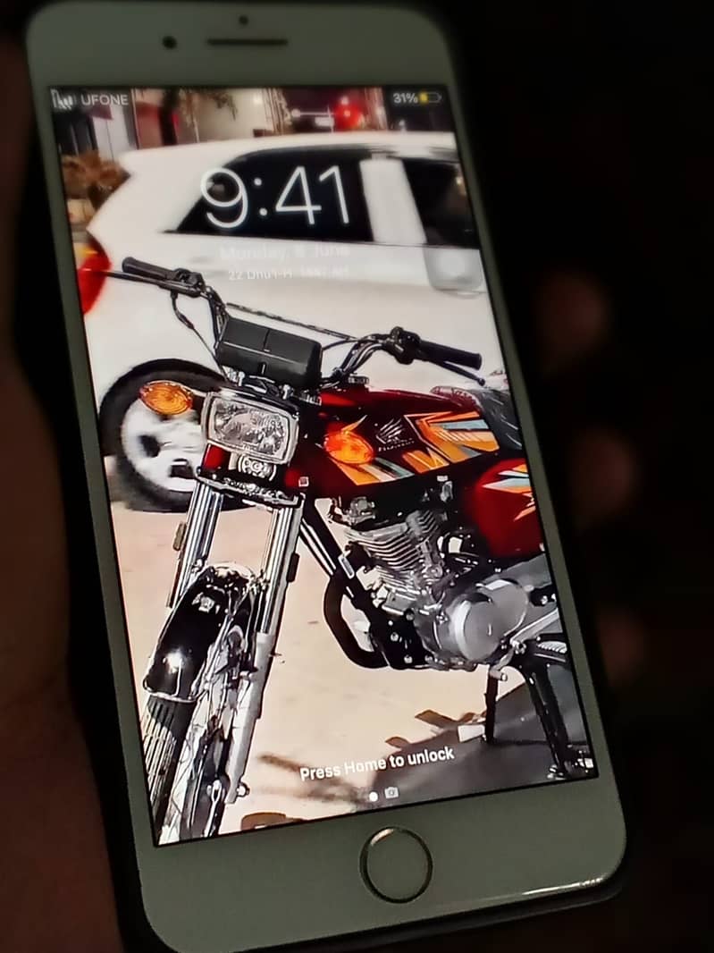 Apple iPhone 7 Plus 1