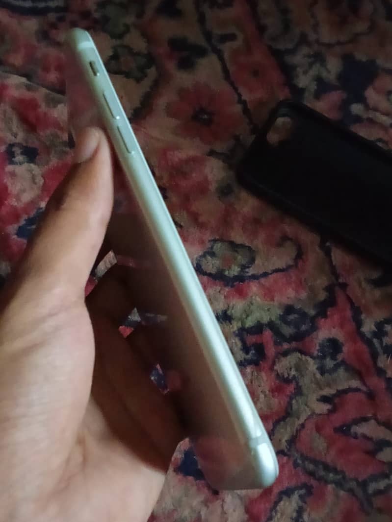 Apple iPhone 7 Plus 2