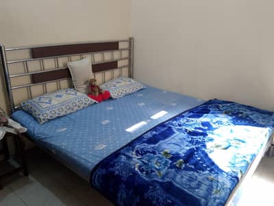 Iron bed for sale condition 10/8