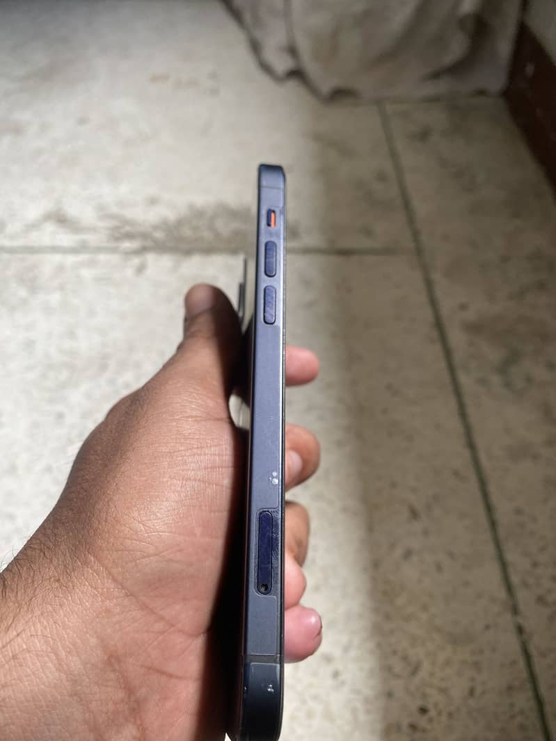 Apple iPhone 12 5
