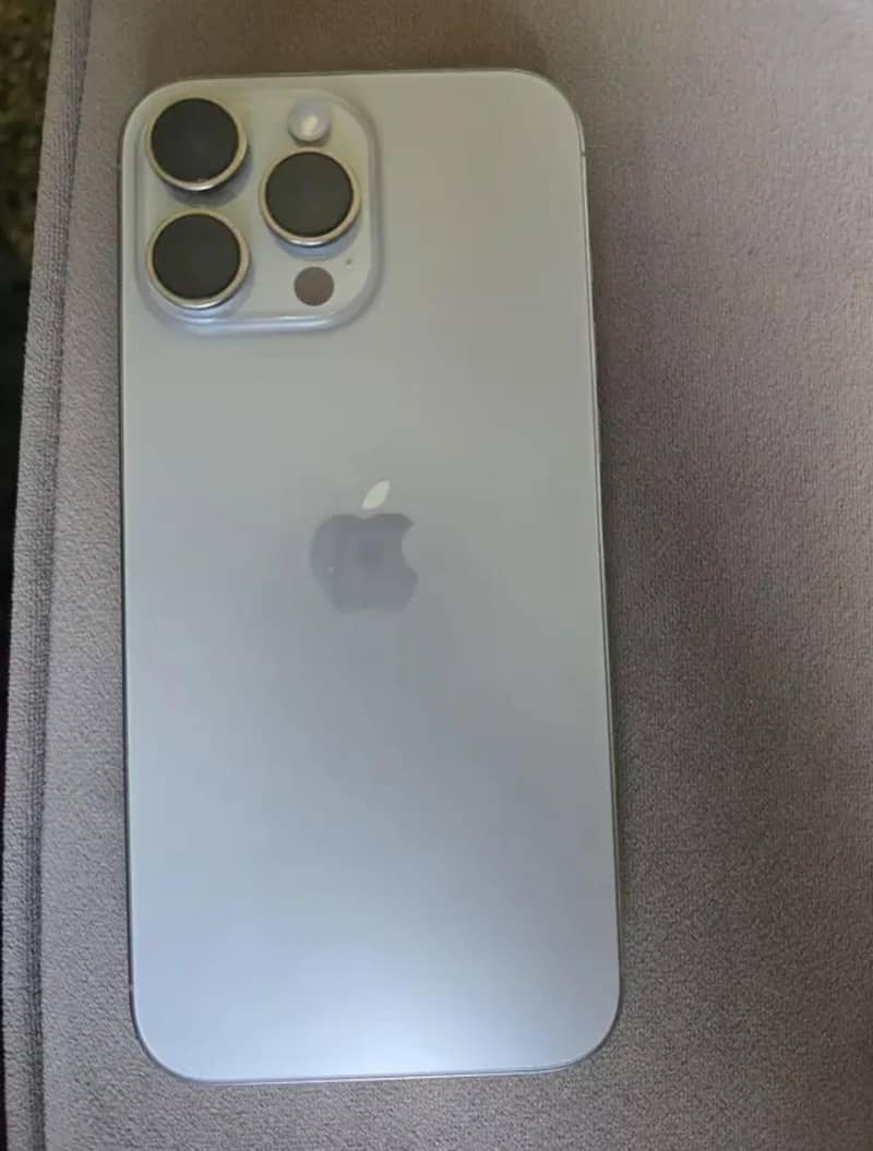 Apple iPhone 16 Pro Max 0