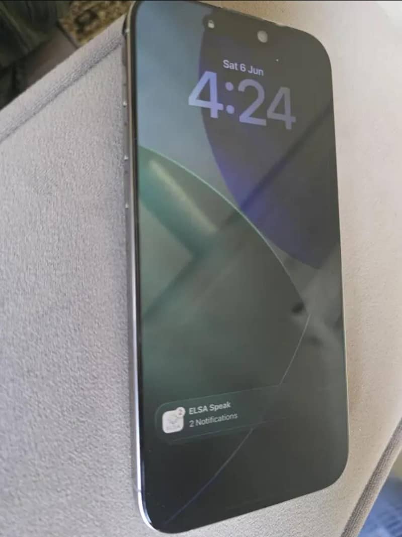Apple iPhone 16 Pro Max 1