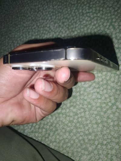 14 pro max 128GB Golden Colour