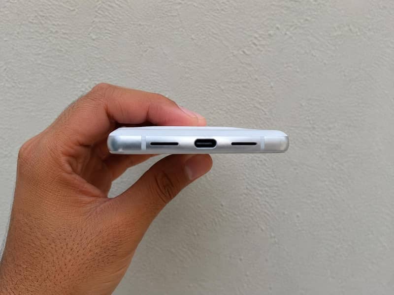 Google Pixel 7 4