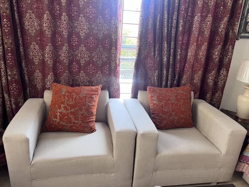 Offwhite 5 seater sofa 0
