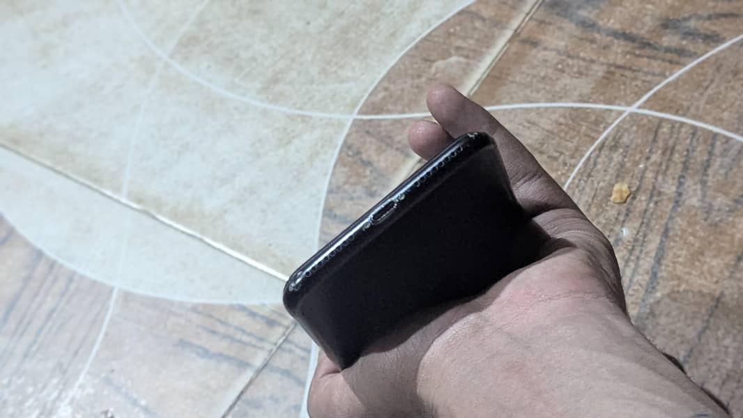 Apple iPhone 7 Plus 4