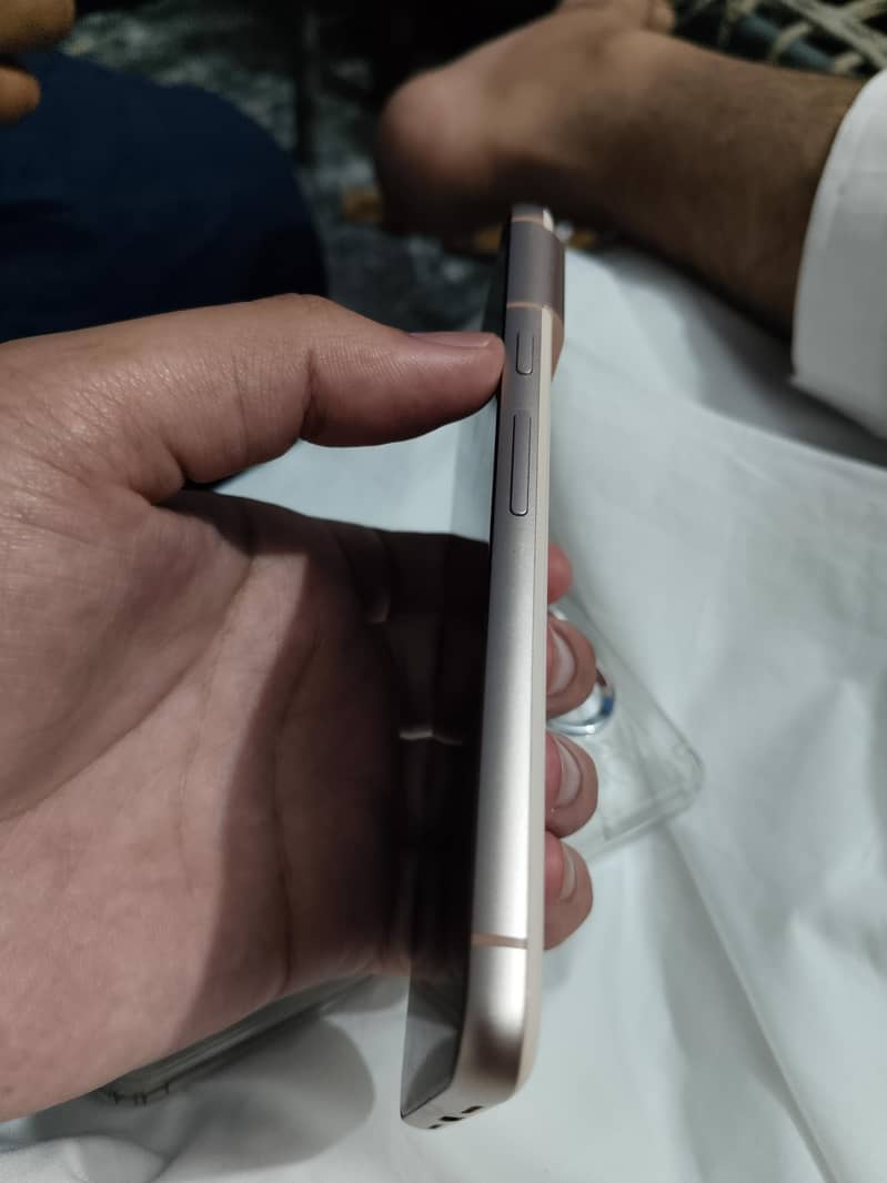 Google Pixel 8 5