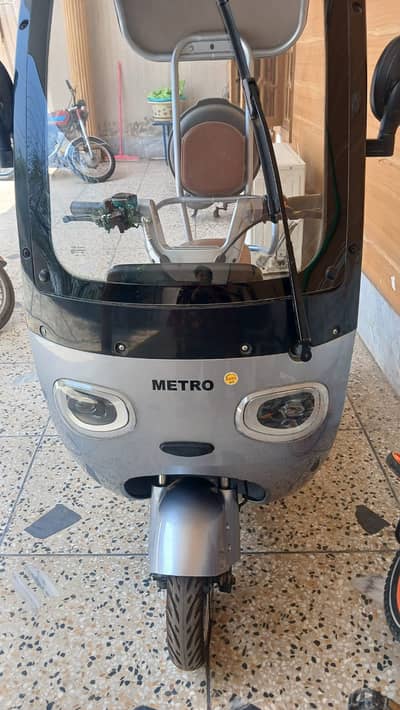 Metro Premium Plus Urgent For Sale | 3 Wheels Scooty | 1 Time Used Onl