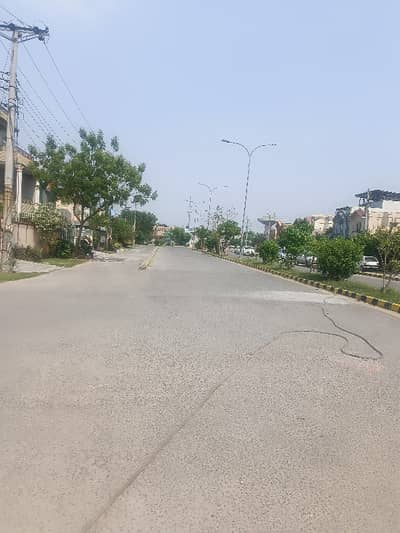 3.70 Marla 80feet plot for Sale in Eden Value Homes