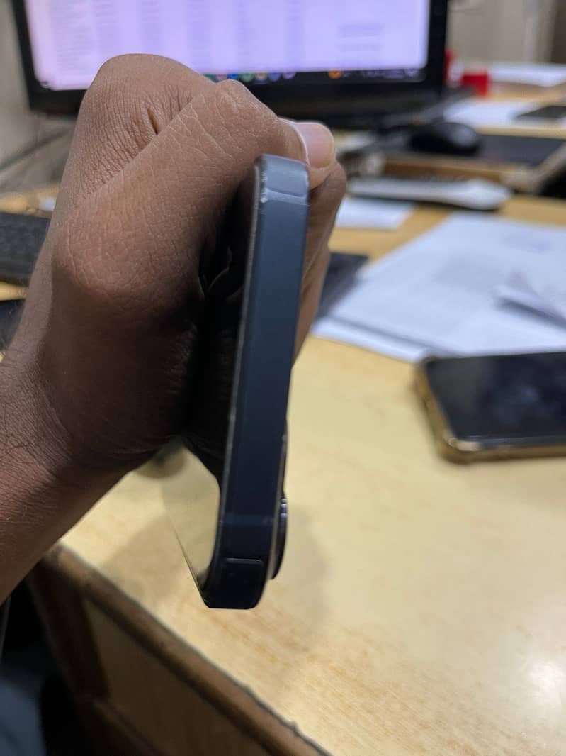 Apple iPhone 13 1