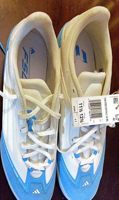 Adidas Massy Snikkers  for sale
