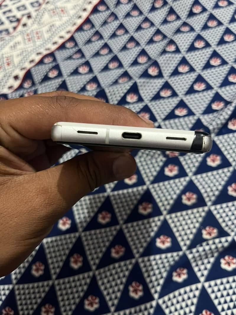 Google Pixel 7a 3