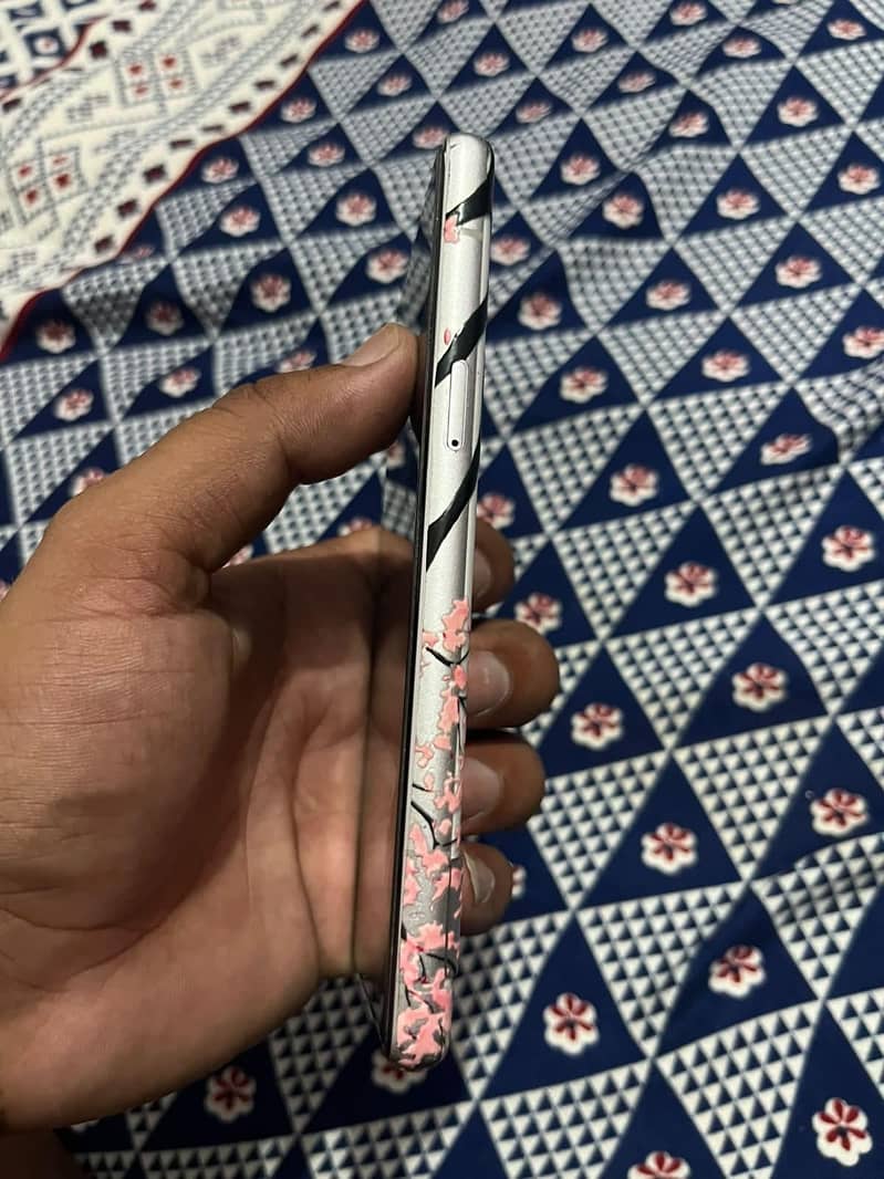 Google Pixel 7a 5