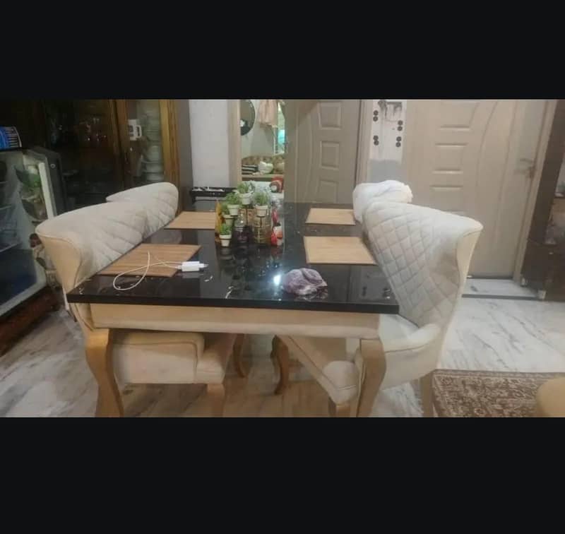 Dining table 0
