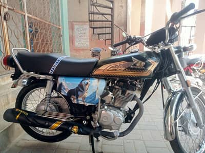 Beautiful CG 125 self start in good condition