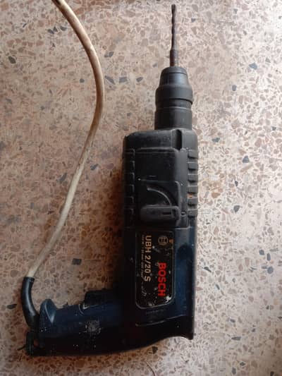 Bosh ki drill ha original GRANTY ka sath or working m a ha. 03128000671