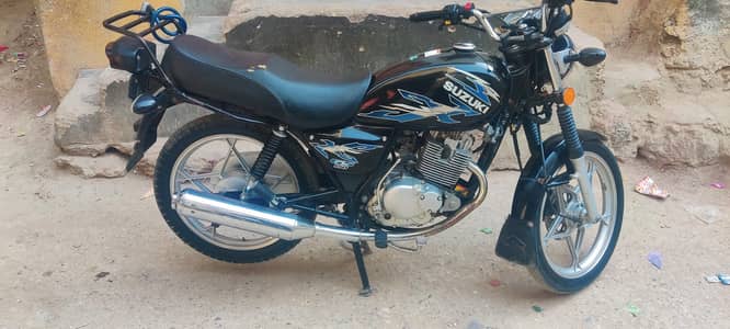 Suzuki GS 150 2022