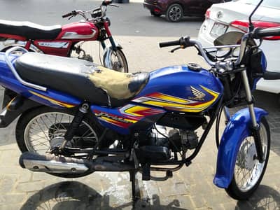 Honda pridor 100cc for sell 2022 December location Gulshan hadeed