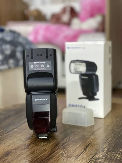Shanny SN910+ Flash Light