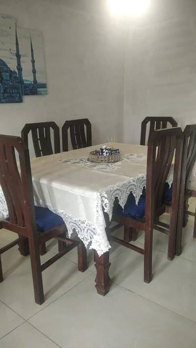 6 seater dining table -glass top