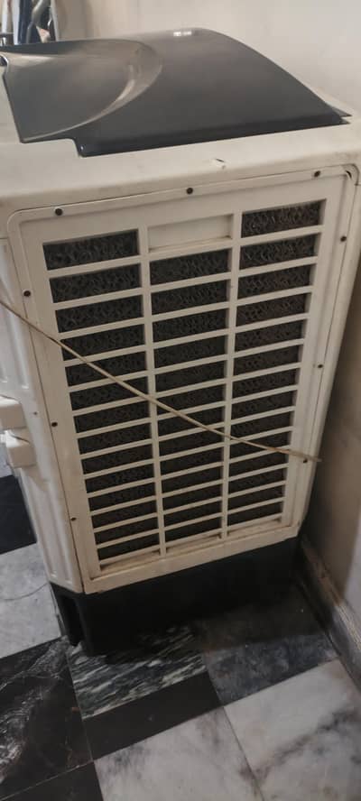 urgent sale solar wala air cooler laina hai is Liye sale kr rahy hain