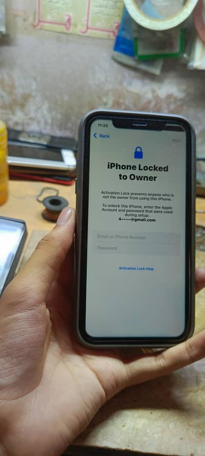 Apple Iphone Xr Only One Issue Iphone Locked To Owner