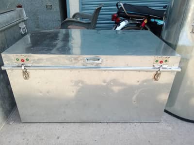 4 foot paiti Trunk Available for sale in Heavy Iron