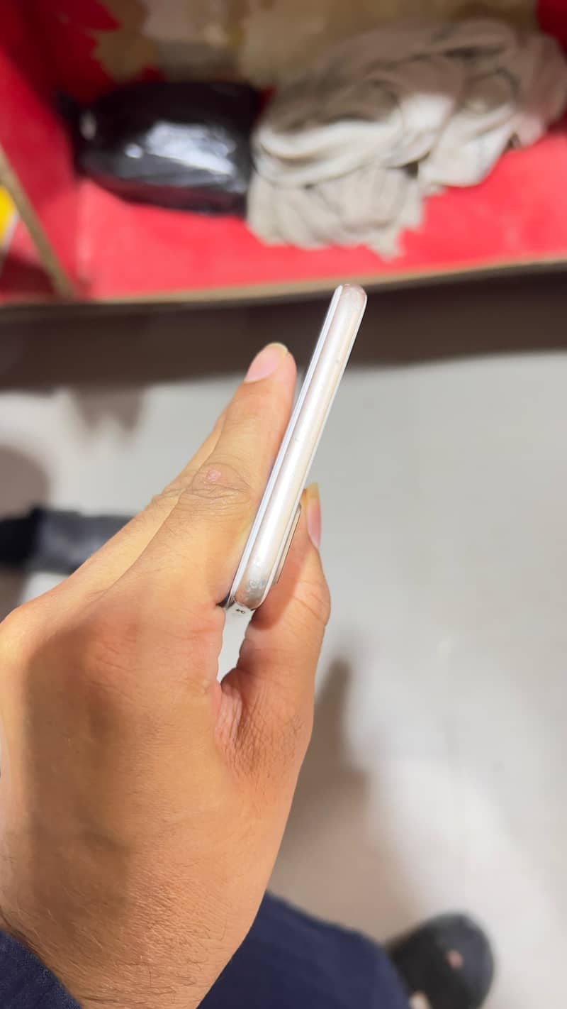 Apple iPhone 7 Plus 5