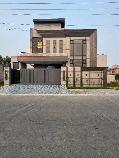 10 Marla Ultra Modren Design House For Sale 80ft Wide Road Solid Construction Owner Bulid All Facilities Available Here