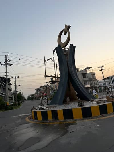 Central park  3.5 Marla ka plot wo be sarf sarf 36 lac  wo be central park ma