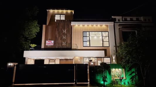 A PRIME LOCATION 10 MARLA HOUSE FOR SALE IN CC BLOCK SECTOR D BAHRIA TOWN LAHORE