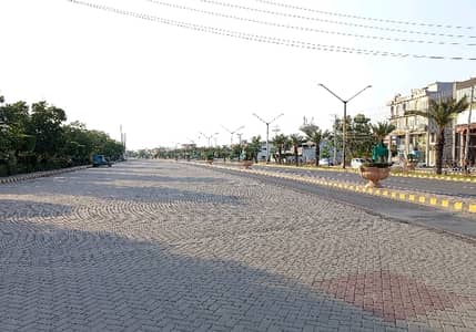 Unoccupied Prime Location Residential Plot Of 10 Marla Is Available For sale In Central Park Housing Scheme