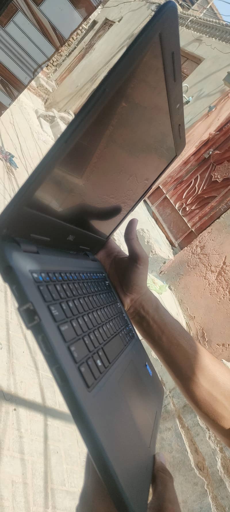 DELL. 3
