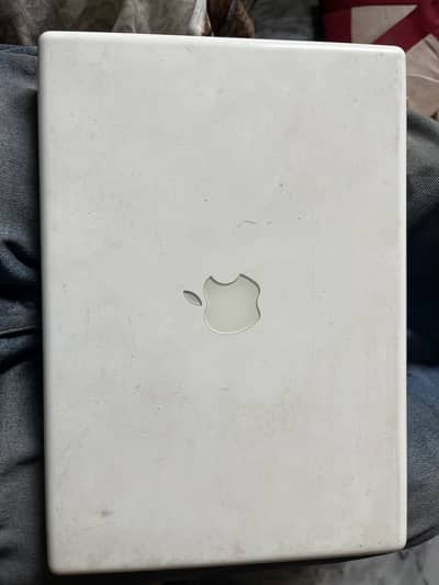 Apple Macbook Unibody 2010 Model A1181