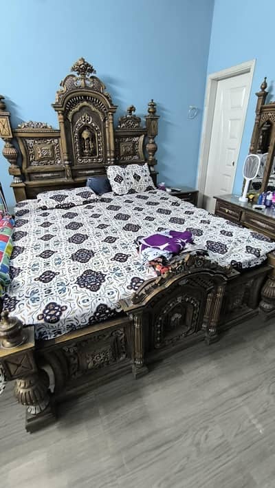 Antique Style Carved Wooden Bedroom Set