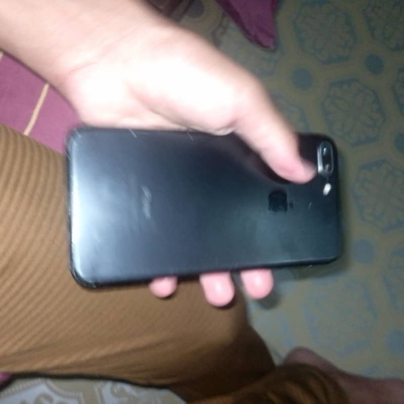 Apple iPhone 7 Plus 2