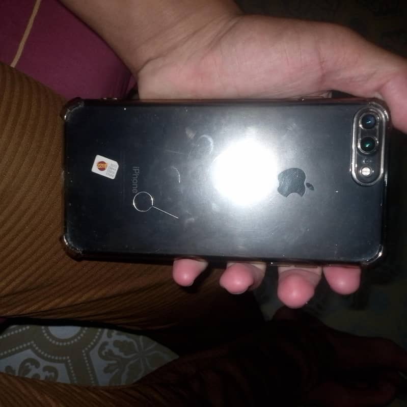Apple iPhone 7 Plus 4