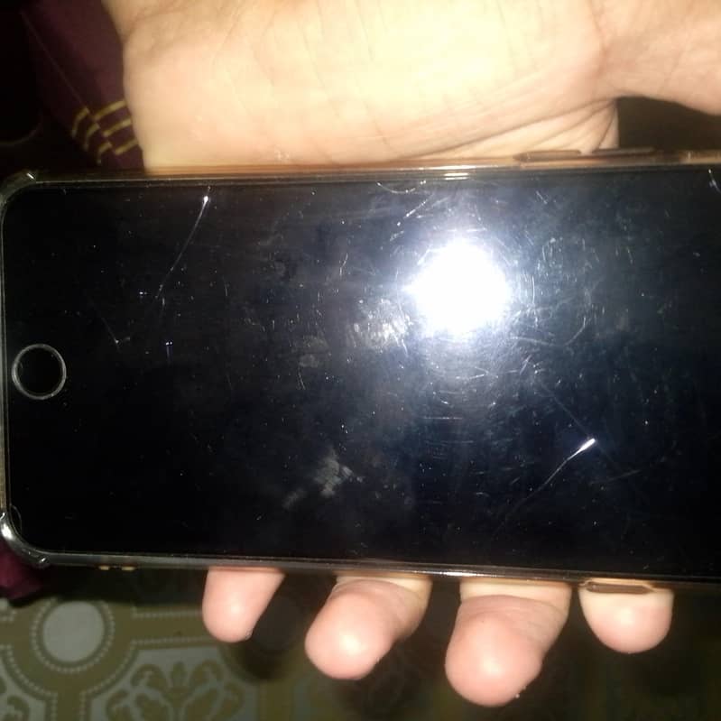 Apple iPhone 7 Plus 6