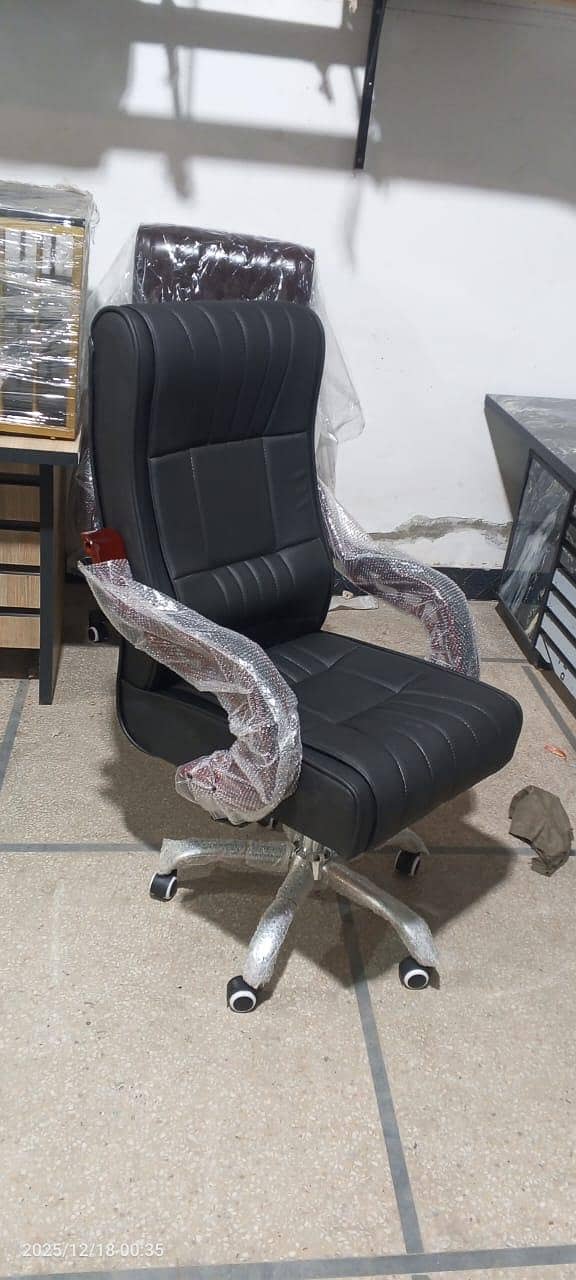 Executive/Boss chair ( Azadi offer ) 4