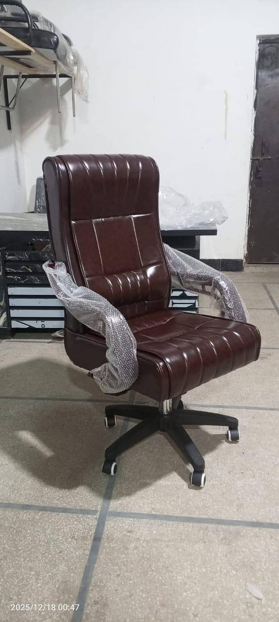 Executive/Boss chair ( Azadi offer ) 1