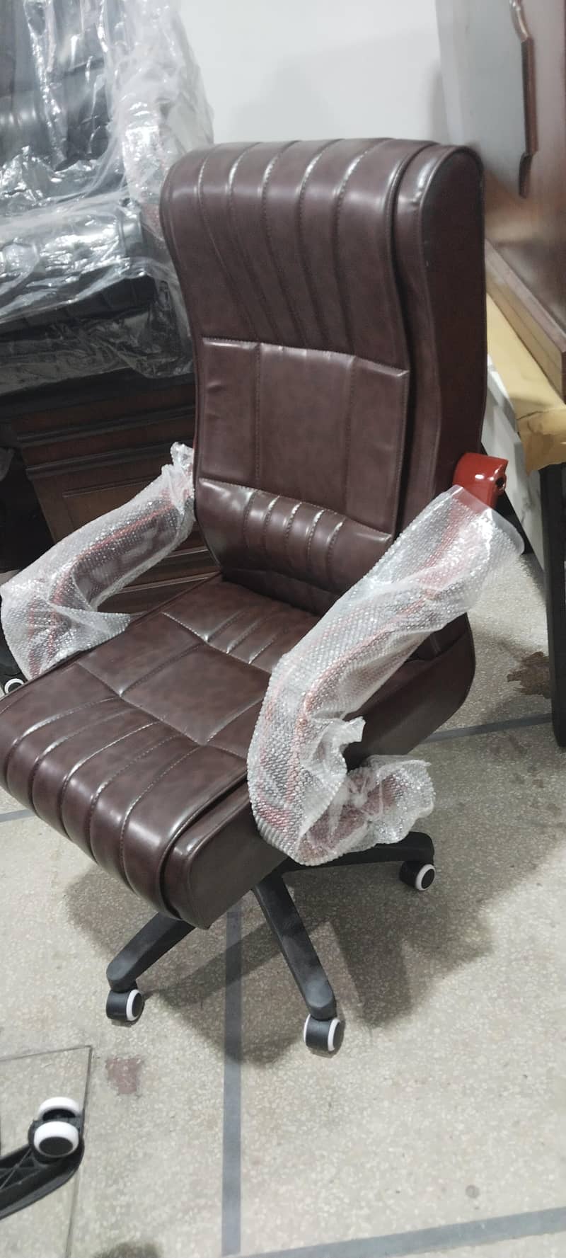 Executive/Boss chair ( Azadi offer ) 9
