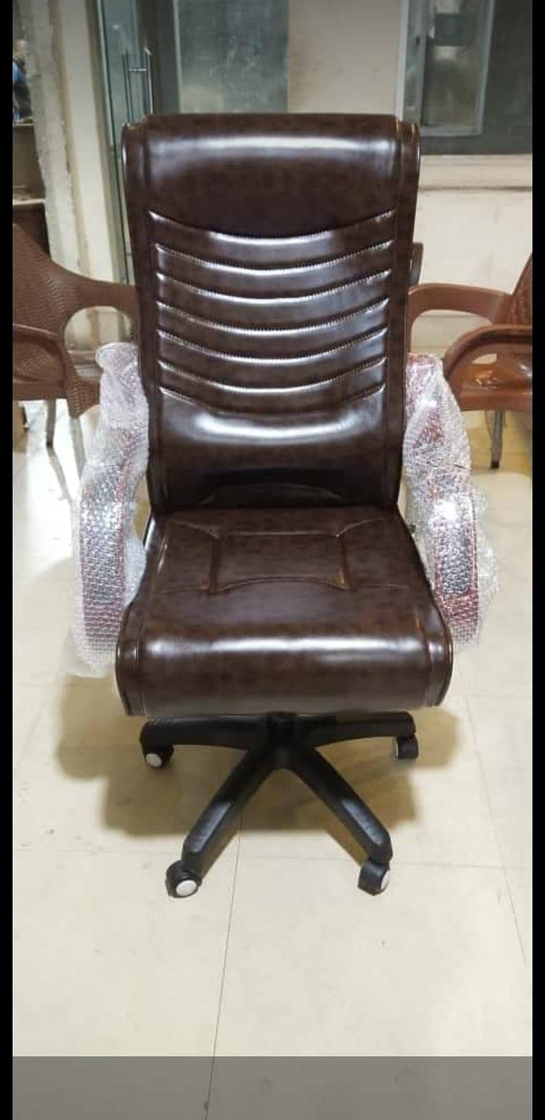 Executive/Boss chair ( Azadi offer ) 11