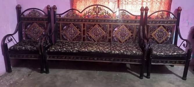 iron sofa set in black colour for sale in good condition