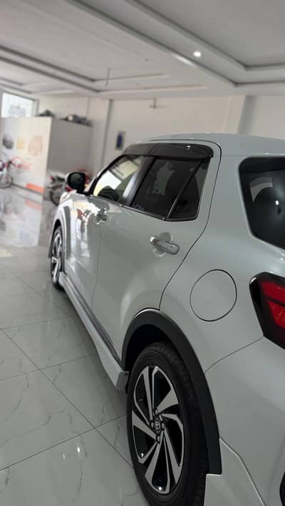 fresh import toyota raize
