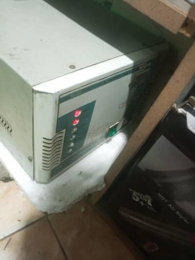 UPS 1500W