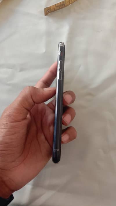 Apple iPhone SE