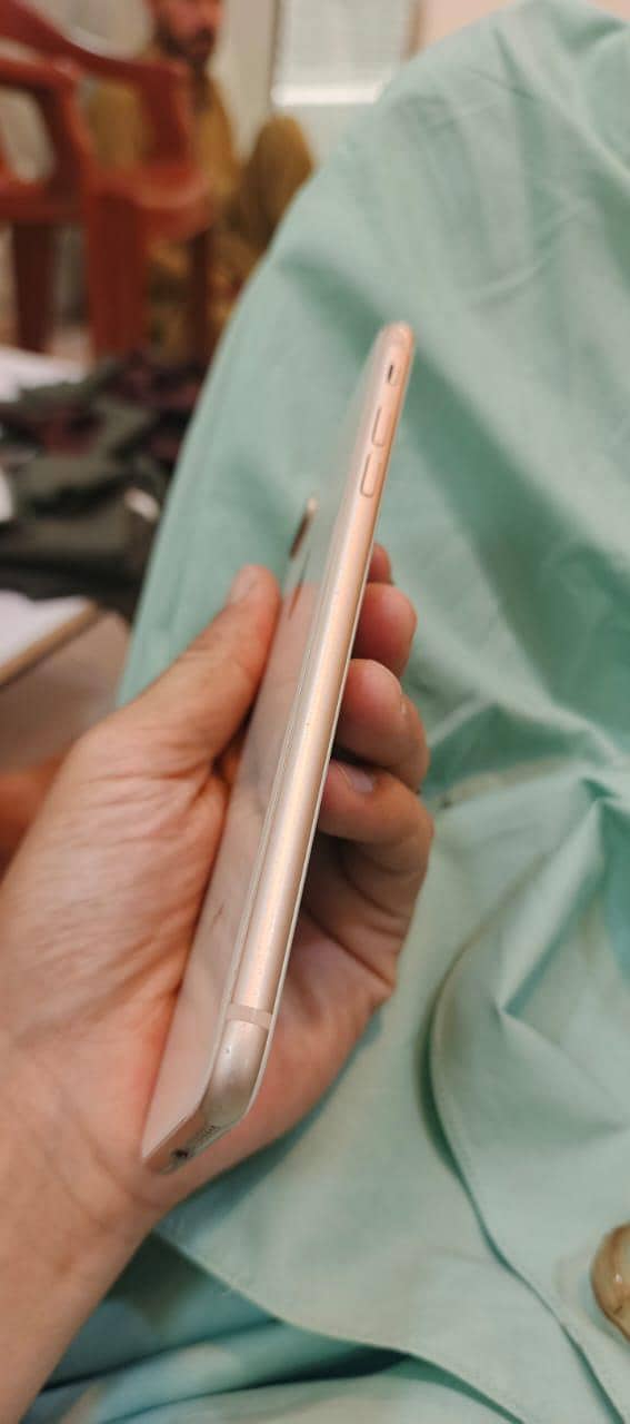Apple iPhone 8 Plus 9