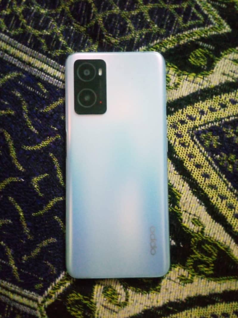 OPPO A76 3